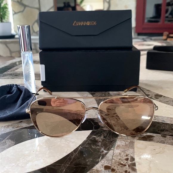 Dynamikos Classic Aviator Oracle 2.0 in Shiny Gold. Polarized. Comes w/ case, et - Picture 2 of 5
